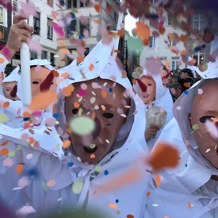 دومين لونغ بري ستافيلوت